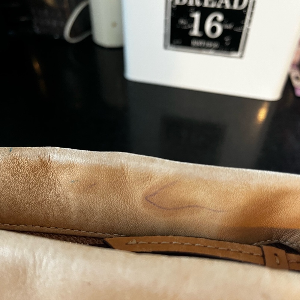 Coach tan leather crossbody bag/ Shoulder Bag - Picture 7 of 13